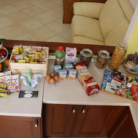 La Casa Del Sole Apartment Наполи Екстериор снимка