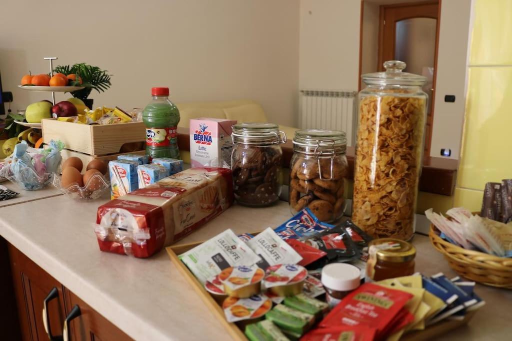 La Casa Del Sole Apartment Наполи Екстериор снимка
